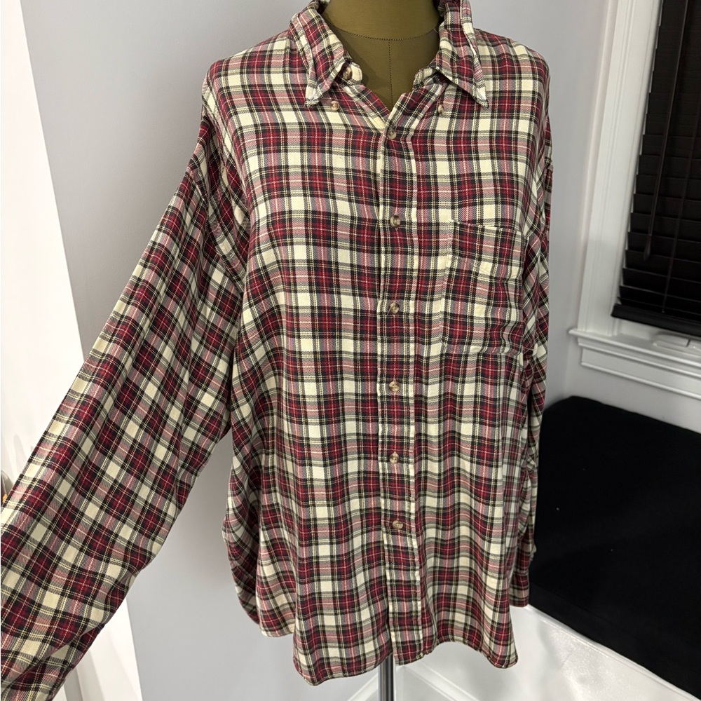 Brandy Melville Red and White Casual Button Down Shirt